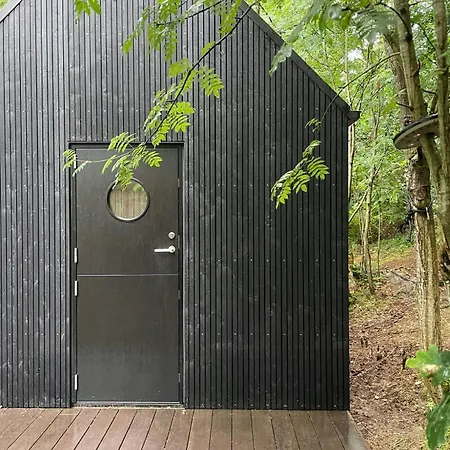 Дом отдыха Cozy Times In Log House Amongst Trees